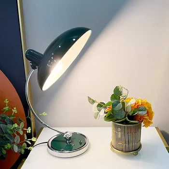Dán Designer LED-es asztali Lámpa Hálószoba Klasszikus Gravírozás lakberendezés olvasólámpa Egyszerű Office Villa Retro Dekoráció Éjjeli Lámpa